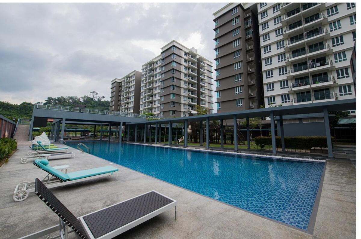 The Moonlight Valley Apartment Sandakan Exterior photo