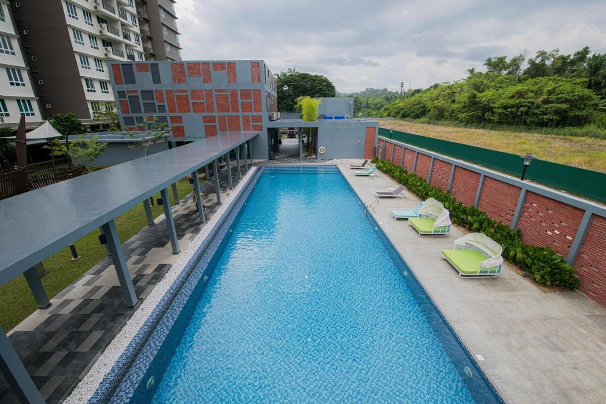 The Moonlight Valley Apartment Sandakan Exterior photo